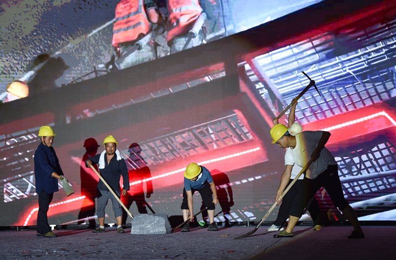 9月6日松桃村晚現(xiàn)場(chǎng)。謝慧芳攝