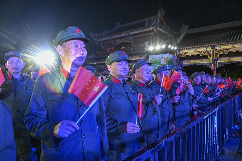 9月6日松桃村晚現(xiàn)場(chǎng)。謝慧芳攝