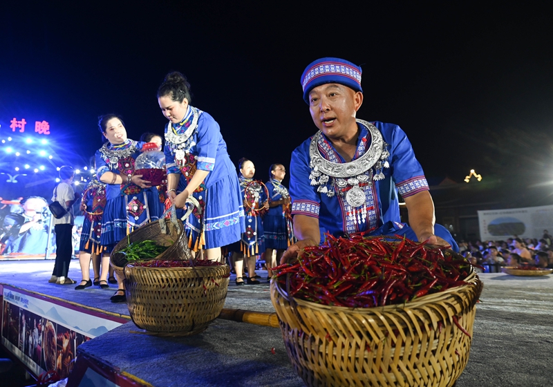 9月6日松桃村晚現(xiàn)場(chǎng)。謝慧芳攝