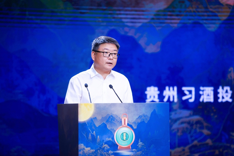 習酒集團黨委副書記、副董事長、總經理萬波致辭。彭蕓熙攝