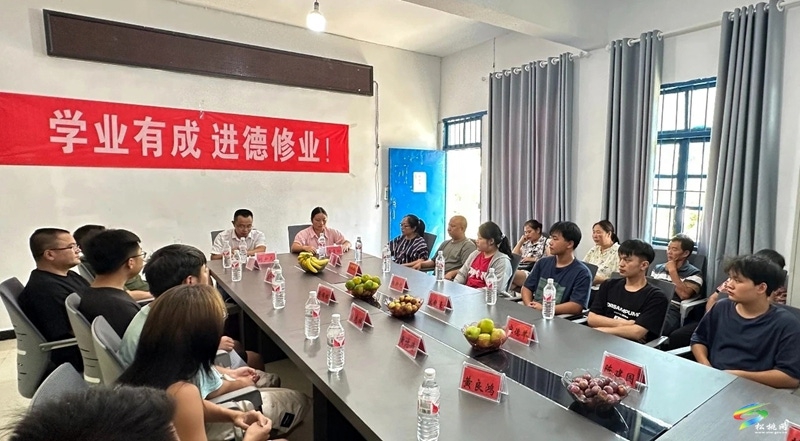 劉少凡:助學為基 善行為翼 深耕反哺潤鄉鄰。