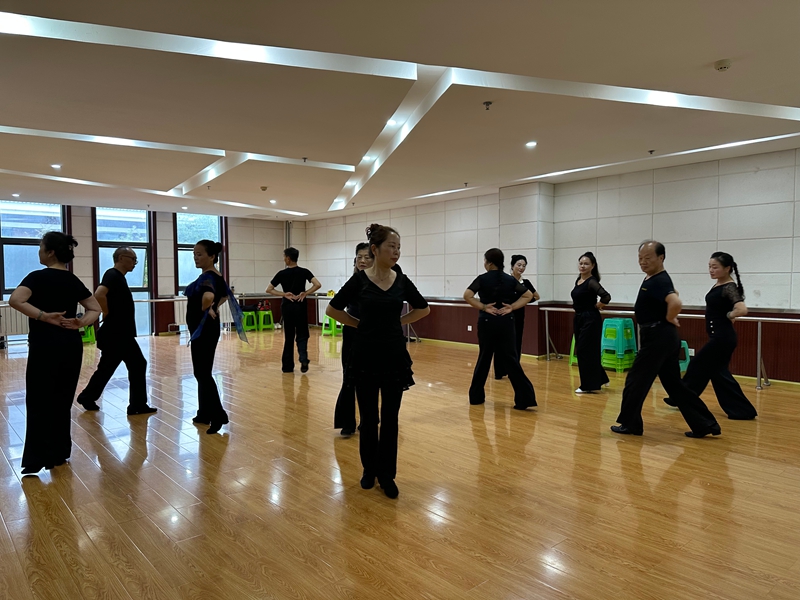 西秀區老年大學舞蹈活動室場景。 銳鋒 攝.jpg