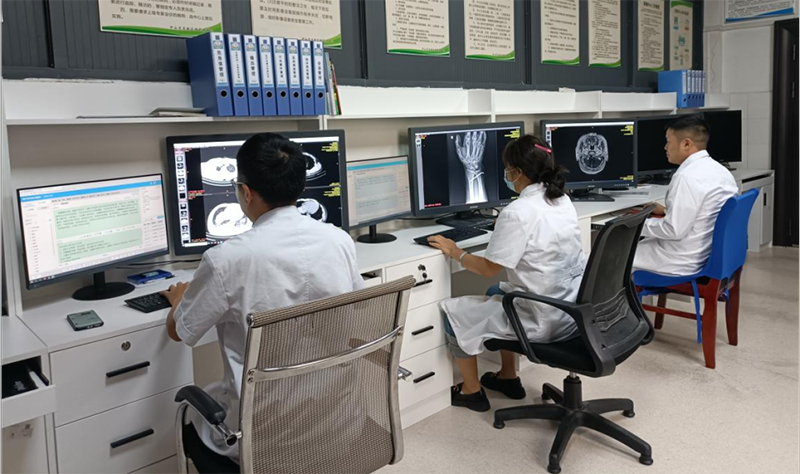 萬山區人民醫院遠程影像診斷中心。