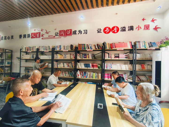 一座侗寨書屋的鄉村振興實踐。