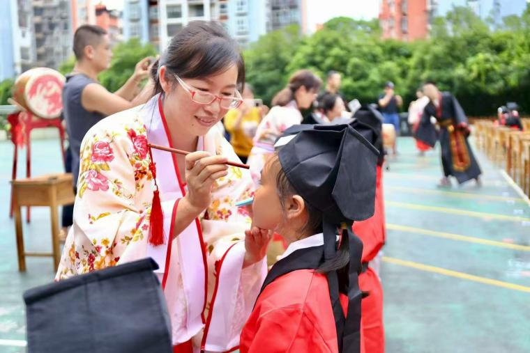 花溪區陽光小學一年級社會實踐活動。