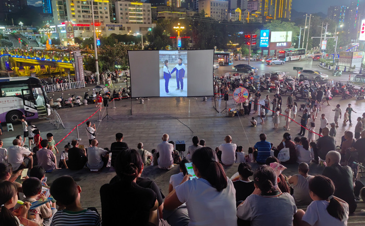 銅仁市“法治銅仁·平安相伴”集中普法宣傳活動。