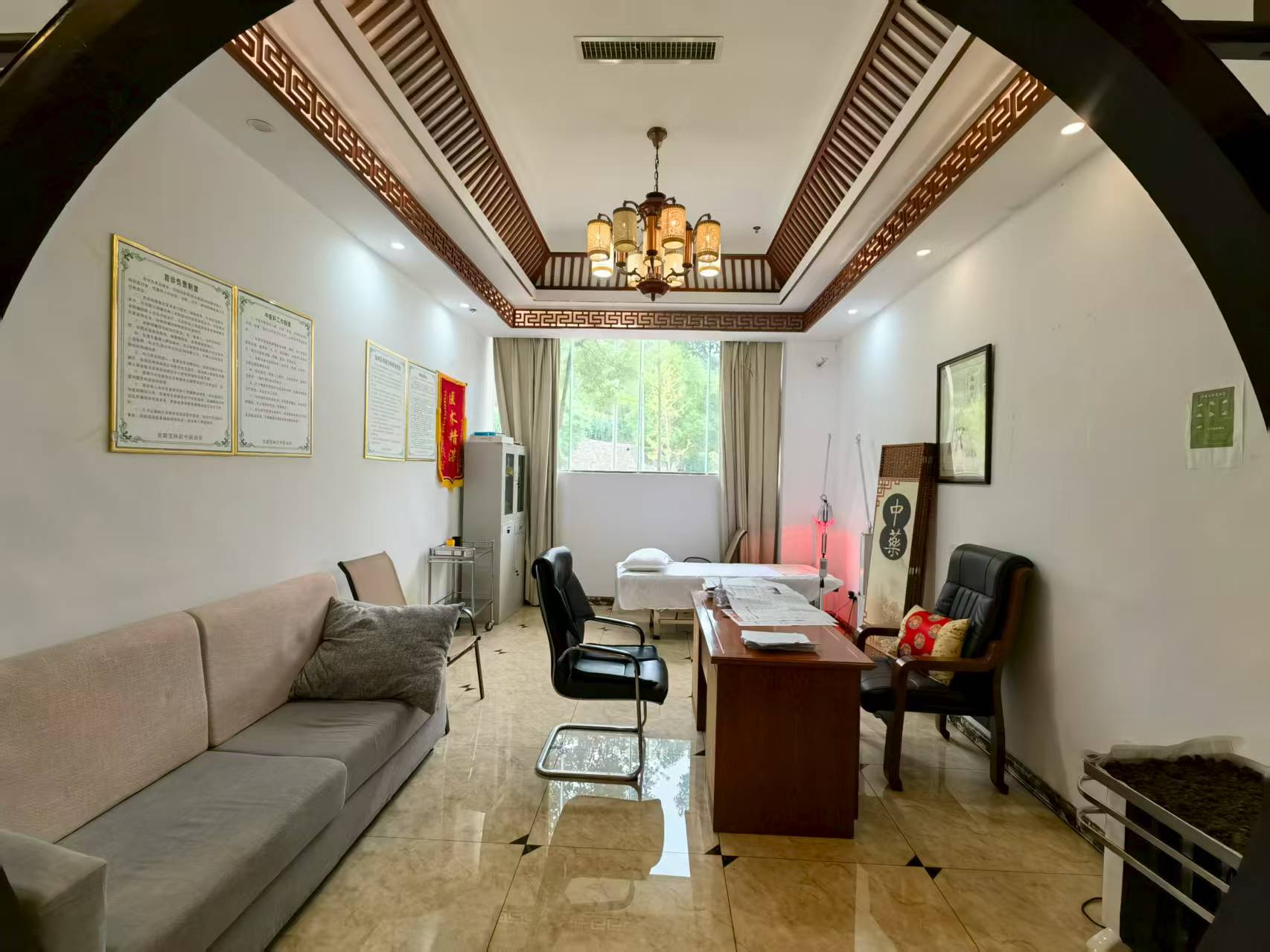 從“野草”到“金草”——寶林科技探索中醫藥全產業鏈新路徑。