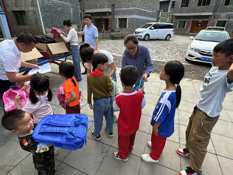 開展“兩清兩改兩治理”專項行動。