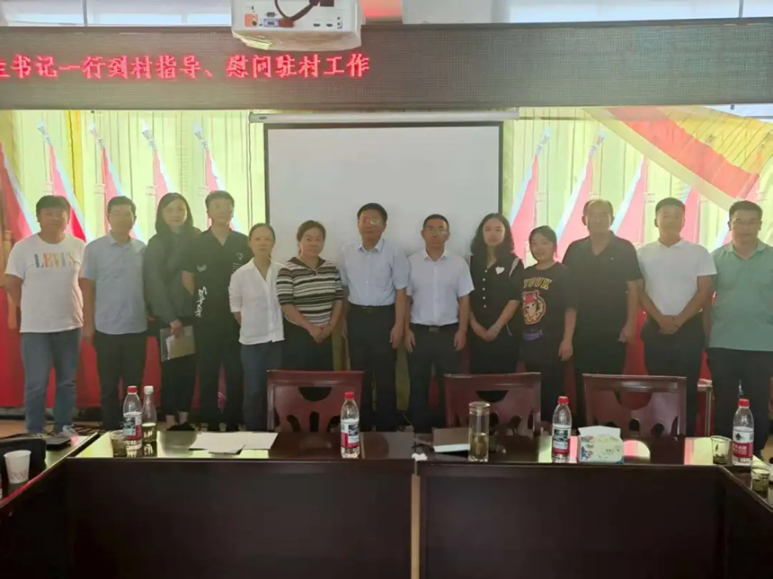 貴州農(nóng)業(yè)職業(yè)學(xué)院黨委書記鄧慶生率隊(duì)赴玉屏調(diào)研。