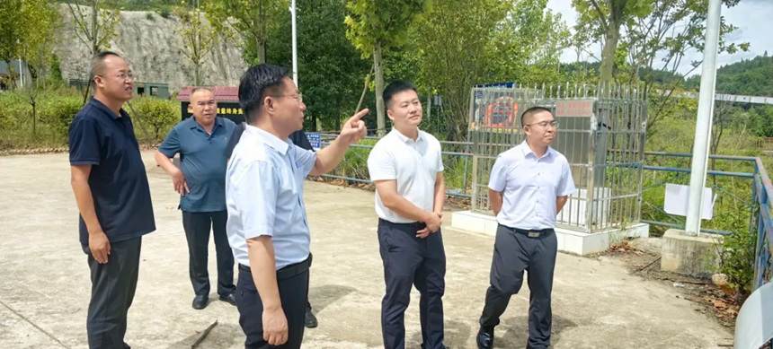 貴州農(nóng)業(yè)職業(yè)學(xué)院黨委書記鄧慶生率隊(duì)赴玉屏調(diào)研。