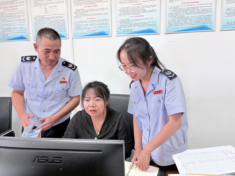 “稅務(wù)管家”走訪企業(yè)作風(fēng)險(xiǎn)提示。