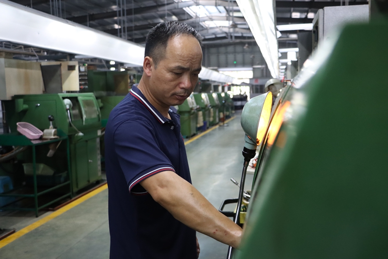 貴州獨(dú)山：小軸承“轉(zhuǎn)”出發(fā)展新速度 (3)