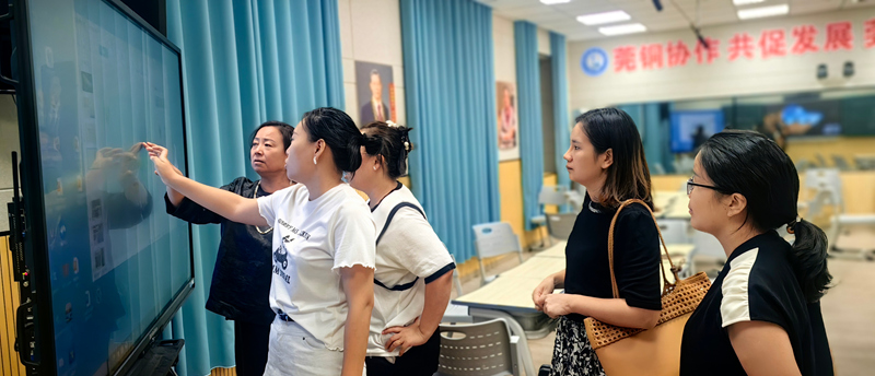 輔導老師參加銅仁市2025年優質課比賽。