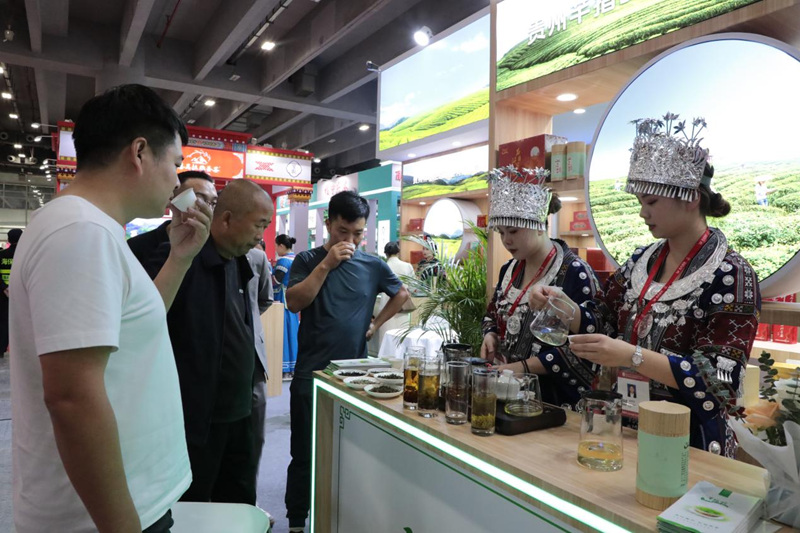 消費協(xié)作添動能 貴州石阡農(nóng)特產(chǎn)品“香飄”大江南北。