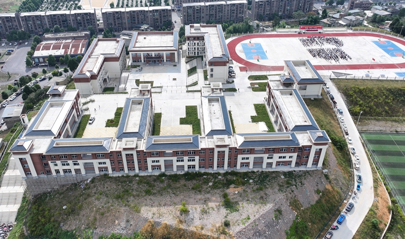 茶園鎮(zhèn)初級中學新校園 金莎 攝