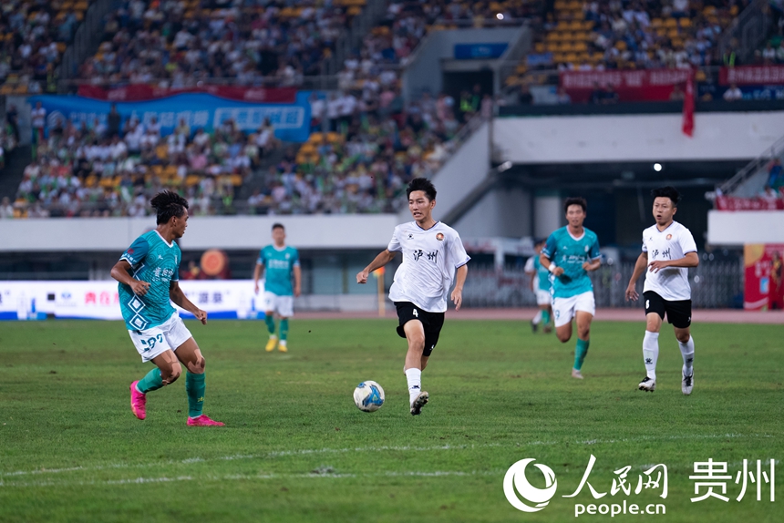 2025城市足球邀請賽比賽現(xiàn)場。人民網(wǎng)記者 涂敏攝