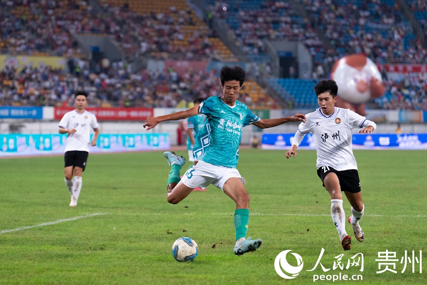 2025城市足球邀請(qǐng)賽比賽現(xiàn)場(chǎng)。人民網(wǎng)記者 涂敏攝