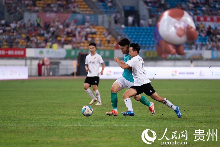 2025城市足球邀請賽比賽現(xiàn)場。人民網(wǎng)記者 涂敏攝
