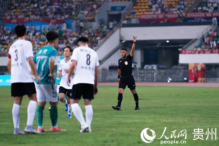 2025城市足球邀請賽比賽現(xiàn)場。人民網(wǎng)記者 涂敏攝