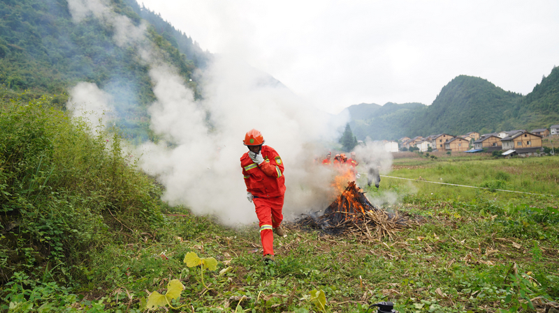 9月19日麻陽河保護區森林防滅火撲救演練現場。