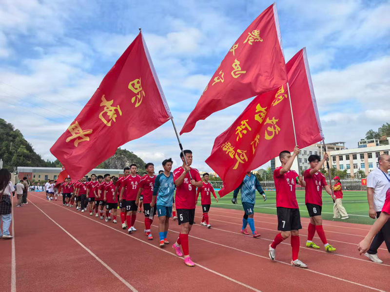 思南陳薯花燈隊入場。