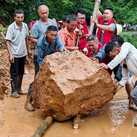 6月19日至28日，貴州省黔南州三都縣連續(xù)遭遇三輪特大暴雨，總雨量668.4毫米，單日極值240毫米，均為1961年有氣象記錄以來最強汛期降雨。