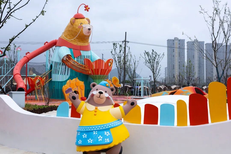 3、熊婆婆的奇幻樂園 。