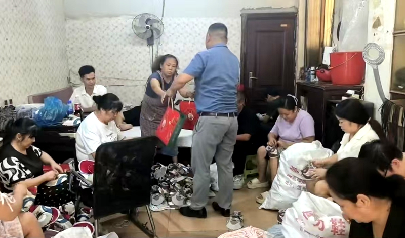 為溫州黔籍鄉(xiāng)親送去“家”的溫暖。