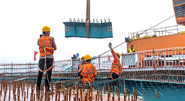 百花湖特大橋成功合龍