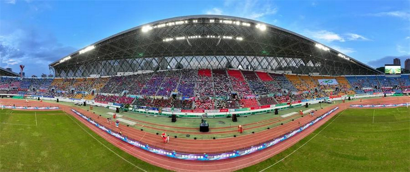 2025城市足球邀請賽在貴陽奧體中心舉辦。