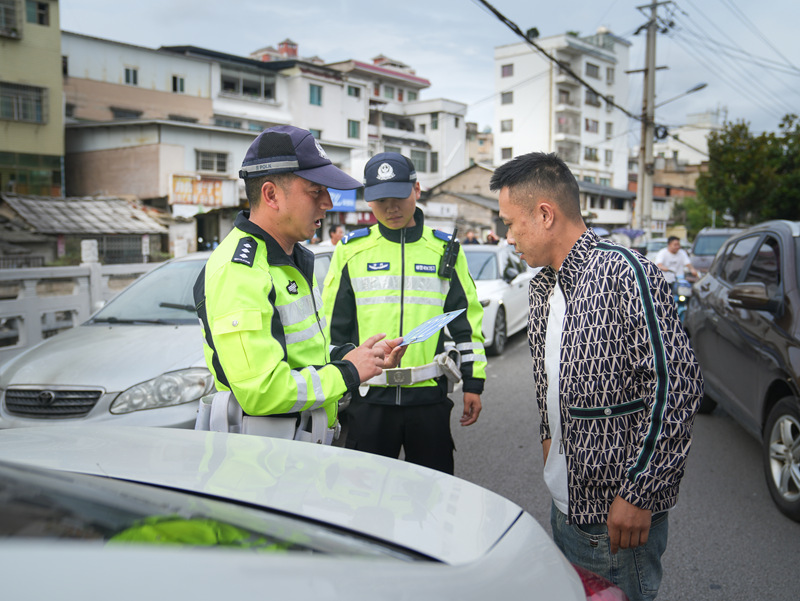 專項整治交通不文明行為  繪就城市文明出行畫卷。