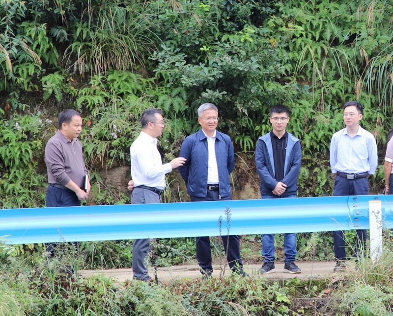 扎實推進駐村幫扶工作,深化校地合作共促發展。