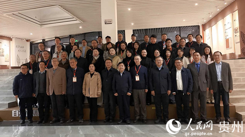 合影。人民網 李永馨攝