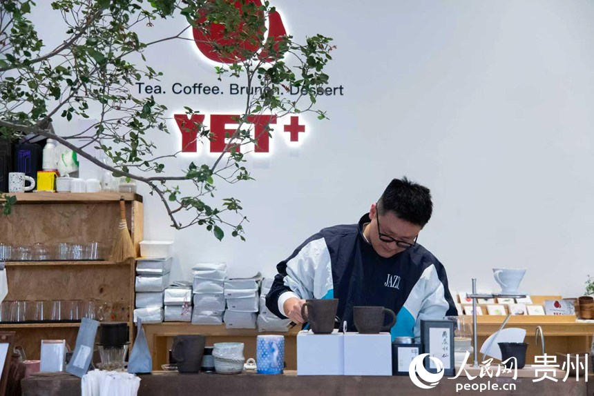 位于阿云朵倉文創街區的咖啡店。人民網記者 涂敏攝