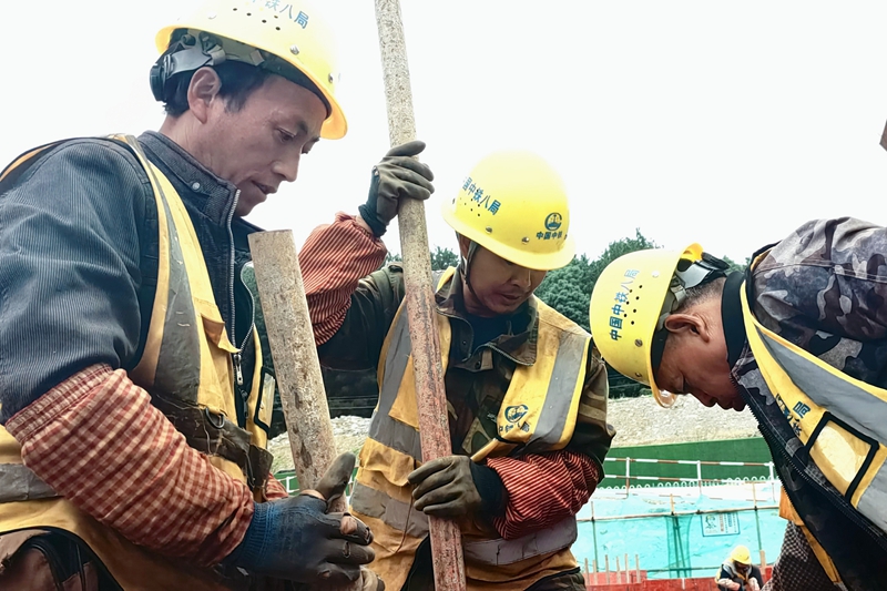 3 圖為施工現(xiàn)場(chǎng)