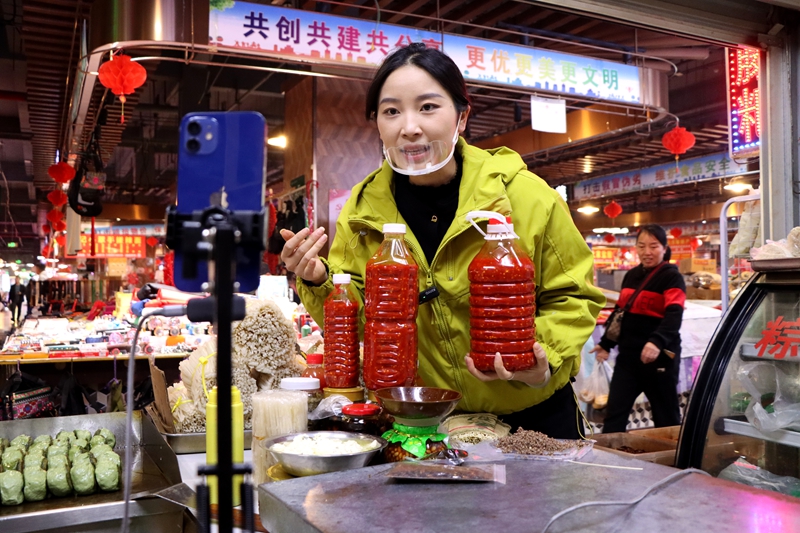 獨山“村播”打通農貨出村“最后一公里” 。