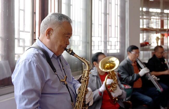 貴州鎮(zhèn)遠(yuǎn)：構(gòu)建“十五分鐘”養(yǎng)老服務(wù)圈 托起幸福“夕陽(yáng)紅” (1)