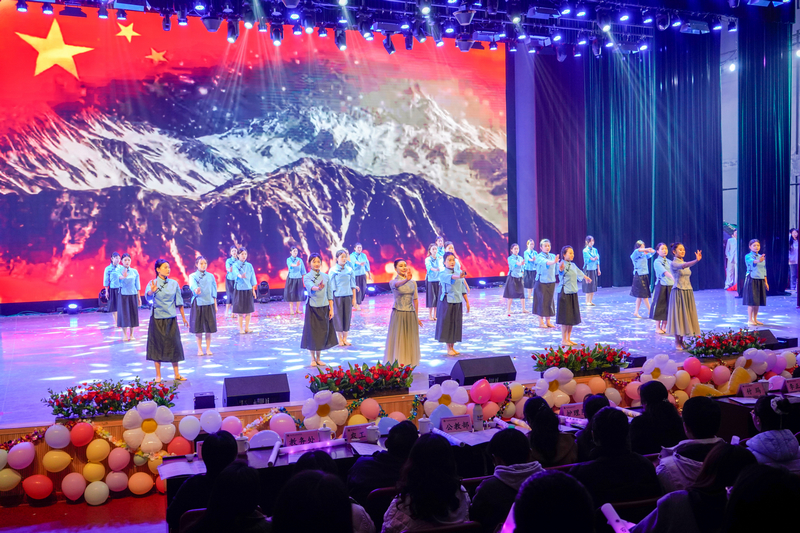 學生文藝演出。