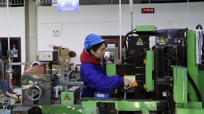 生產(chǎn)車間里生產(chǎn)正旺。