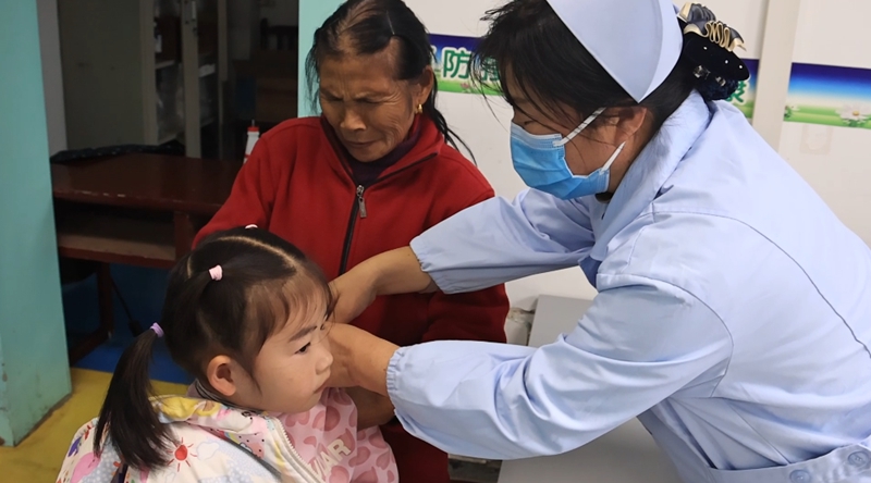 貴州獨山:流感疫苗“應接盡接” 共筑群體免疫防線。