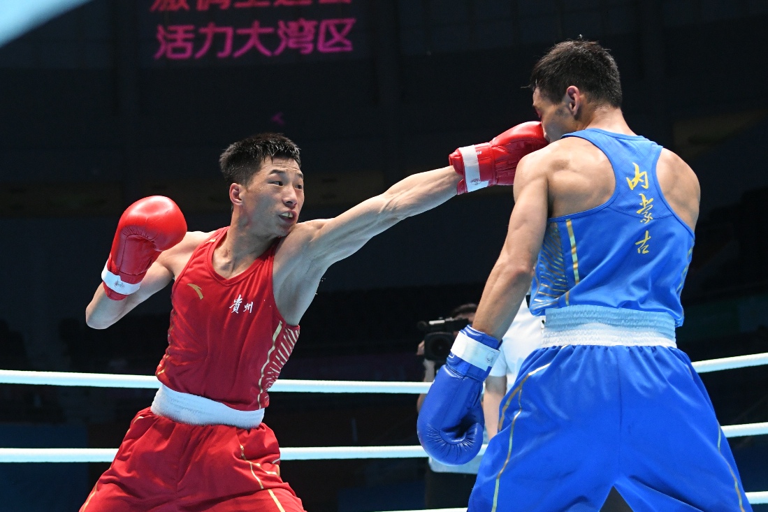 貴州健兒張家茂戰勝內蒙古選手馬新明奪得冠軍。