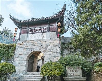 云峰屯堡景區中的云山屯村寨。楊 爽攝