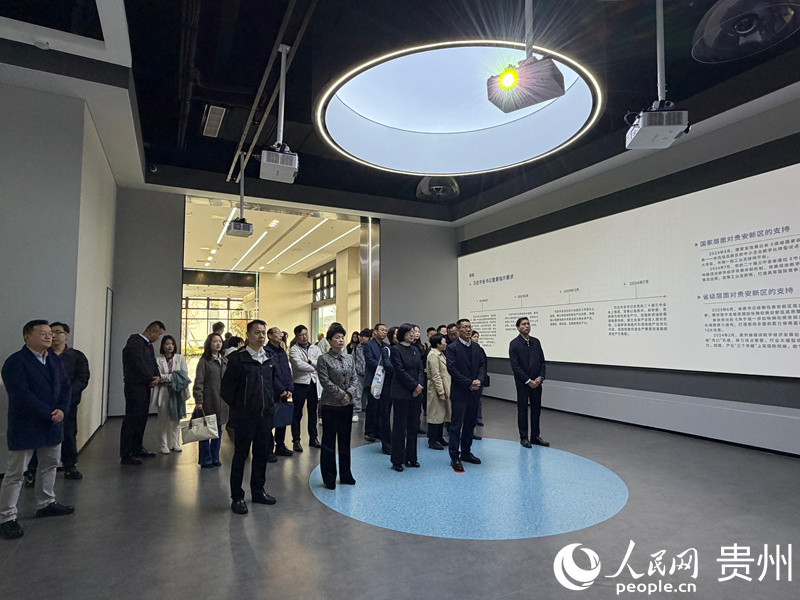 圖一:11月11日,考察團實地調研貴安新區數據標注產業情況及貴安光谷智算產業園。 貴州省大數據局供圖