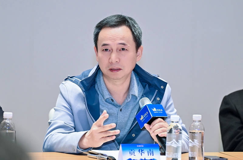 2 華東師范大學特聘教授、中國智慧研究院院長貢華南在論壇開幕式上致辭。主辦方供圖.jpg