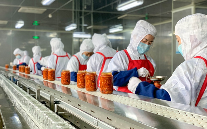 位于遵義市的辣椒加工生產(chǎn)線。遵義市農(nóng)業(yè)農(nóng)村局供圖