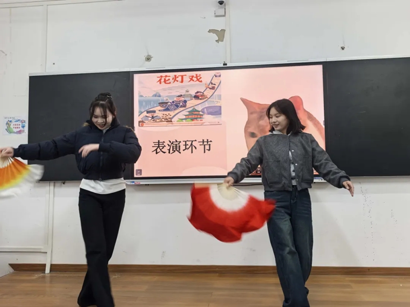 蒙學經典特色內容系統融入中華優秀傳統文化課程。