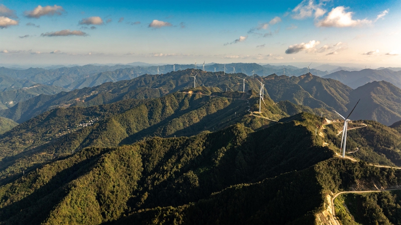 大亭風(fēng)力發(fā)電一景。