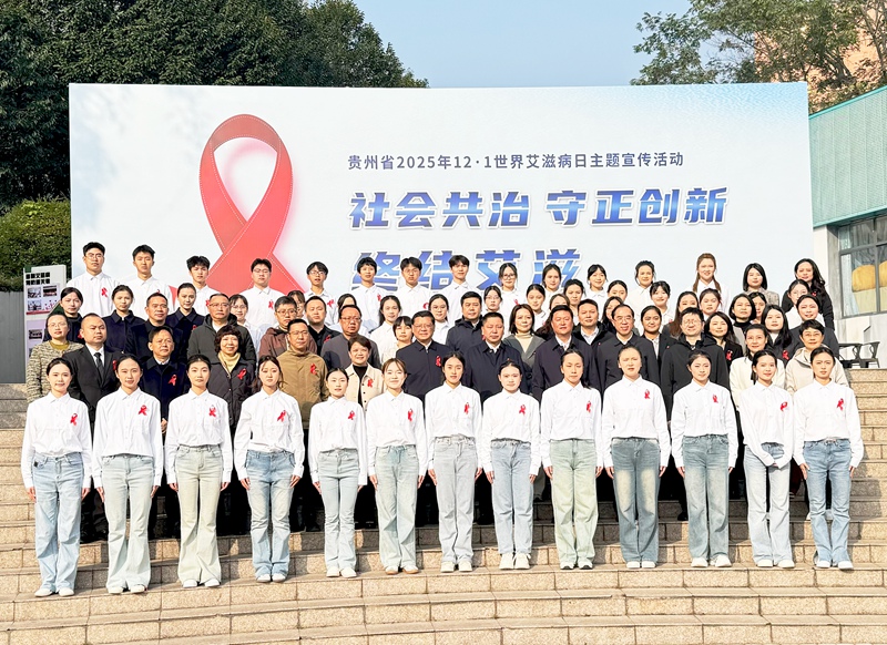 參加活動(dòng)人員合影留念。張佳佳攝