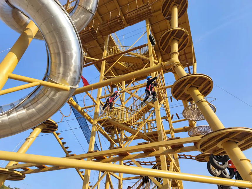 “24米勇士塔”游樂項目。西江服務區供圖