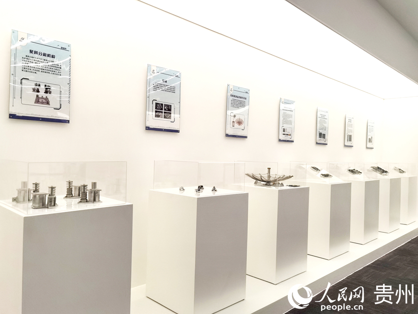 企業(yè)展廳一隅。人民網(wǎng)記者 王秀芳攝